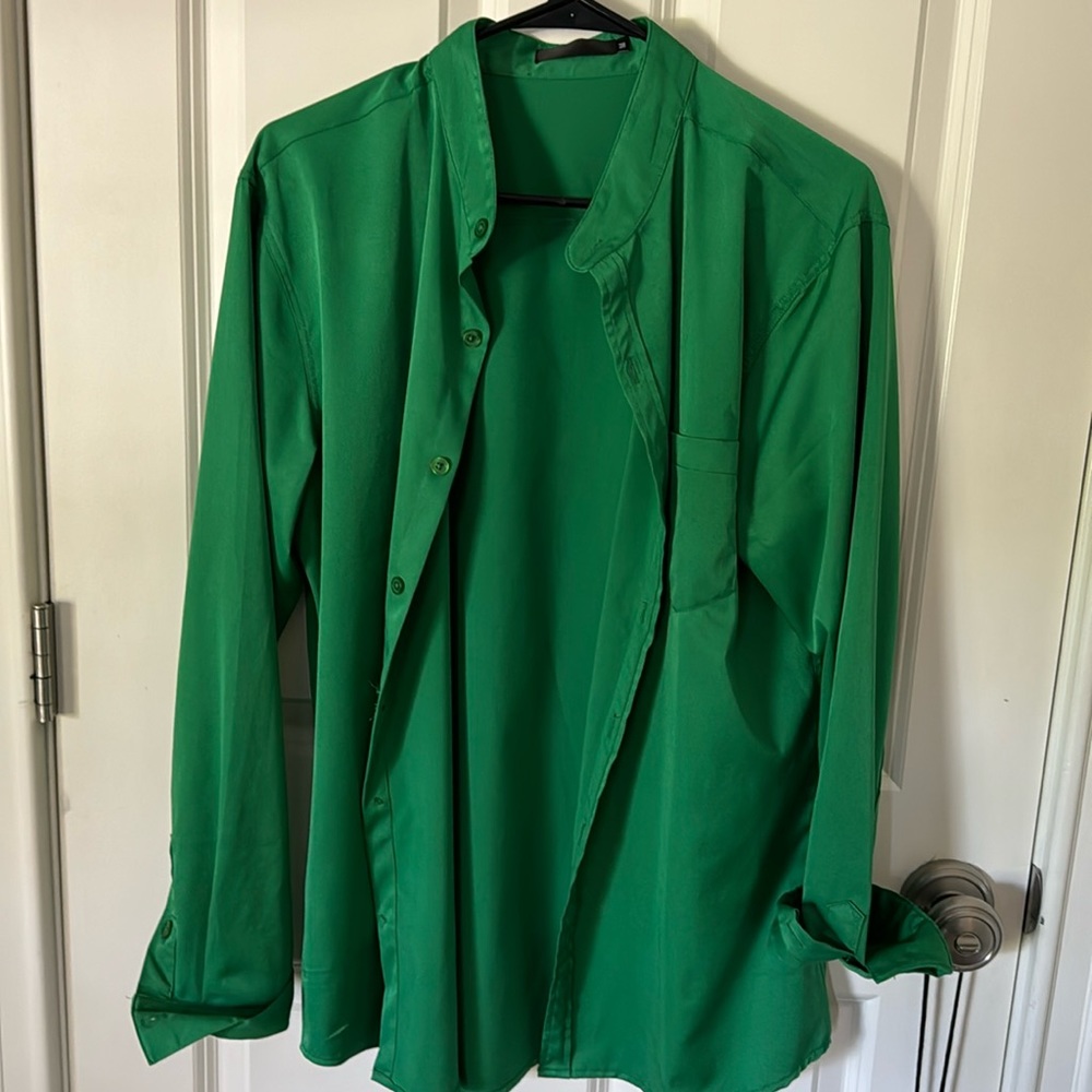 Vibrant green color